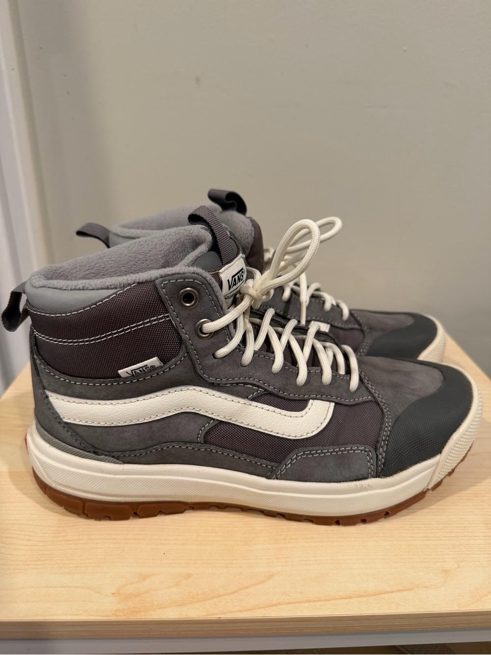 Vans ultra range MTE High-Top Sneakers in Gray and White